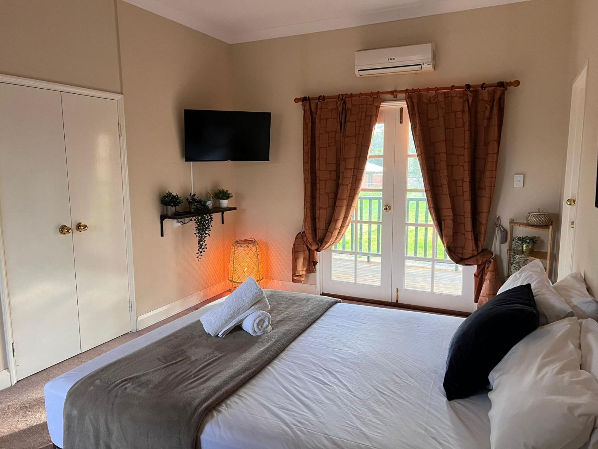 Lovely Little Period 1-Bedroom Unit. Free Parking. يورك المظهر الخارجي الصورة